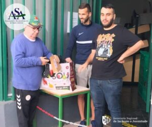 C@pacitar entrega brindes da Páscoa